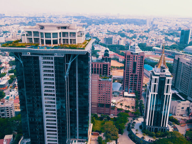 How crazy is this? A mansion on top of a tower in India – Vijay Mallay’s Dream Penthouse